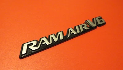 UER 99-2000-01-02-03-04-05 Pontiac Grand Am Ram Air V6 emblema-plateado con adhesivo Foto 1 de 3