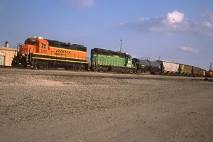 JM: Original Slide BNSF GP38-2 #2260+1981 w/Train - Ponca City OK - 2017 - Picture 1 of 1