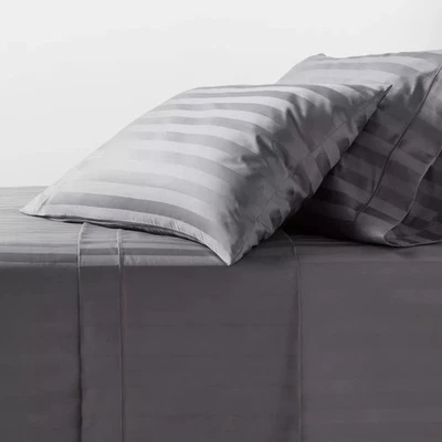 Threshold 800 Thread Count Hotel Collection 深灰色条纹特大号床单套装全新无标签 — 第 1/4 张图片
