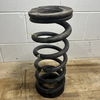 Muelle helicoidal de suspensión trasera derecha Infiniti QX56 QX80 2011-2017 con almohadillas OEM Foto 1 de 4