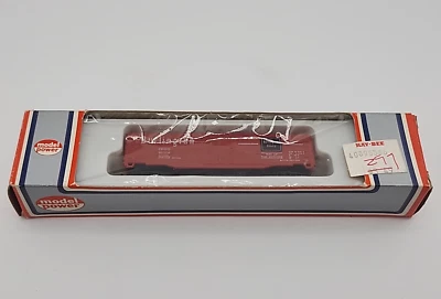 MODEL POWER N Scale RED BURLINGTON BOX CAR 62904 NEW NOS - Image 1 of 4