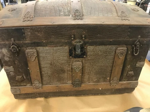 1800s Victorian Dome Top Alligator Antique Steamer Trunk Cover