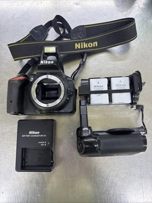 MINT Nikon D5500 Digital SLR Camera (Body Only) - Image 1 of 4