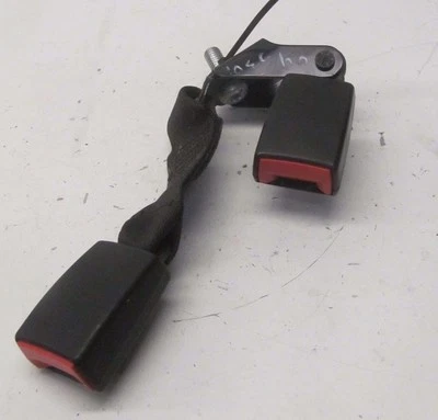 Приемник пряжек задних правых и центральных ремней безопасности 04–07 BMW 530i E60 от оригинального производителя KM605203 - Изображение 1 из 4