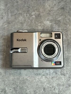 Kodak EASYSHARE C743 7.0MP Digital Camera - Silver (untested/spares Repairs) - Image 1 of 4