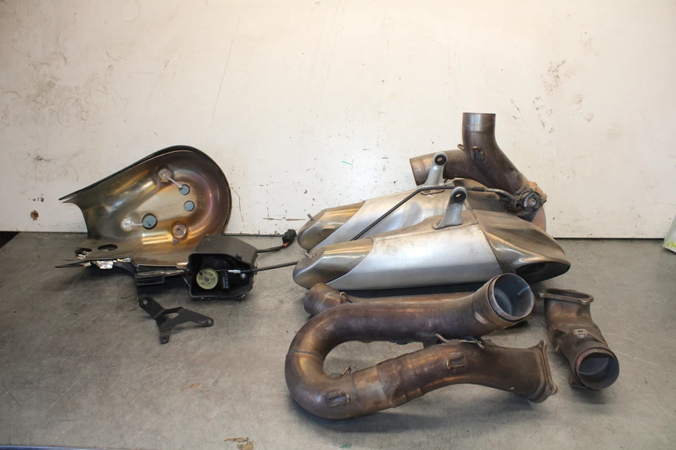 12-15 DUCATI 1199 PANIGALE SISTEMA DE ESCAPE COMPLETO CABEZALES TUBO SILENCIADOR BB699 Foto 1 de 4