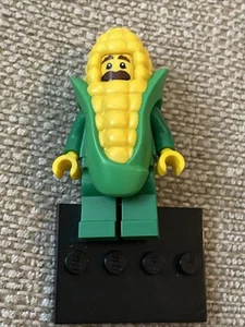 Lego Corn Cob Guy Minifigure Collectible Series 17 CMF Complete - Picture 1 of 3