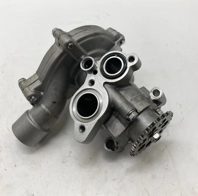 ♻️ Triumph Tiger 660 Sport 2021 - 2025 Water Pump & Oil Pump ♻️ - Image 1 of 4