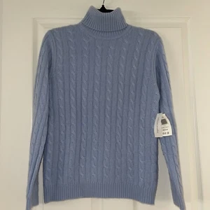 BLOOMINGDALE’S SUTTON STUDIO BLUE CABLE KNIT CASHMERE SWEATER (Size M) - NWT!!! - Picture 1 of 9