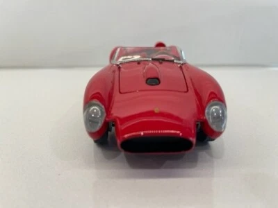 DANBURY MINT 1958 FERRARI 250 TESTA ROSSA ROADSTER. 1/24 SCALE DIE-CAST  - Image 1 of 4