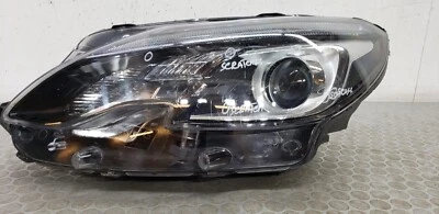 Faro original Peugeot 2008 2016-2019 P/n 9825313780 Foto 1 de 4