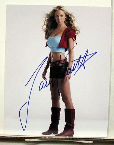 SMALLVILLE TV Series Autograph 8X10 Photo- Laura Vandervoort/Kara Cover