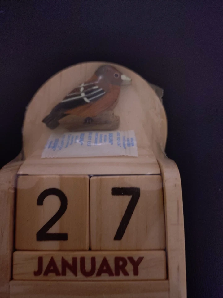 Natural Wood Perpetual Calendar CHAFFINCH - Image 1 of 1