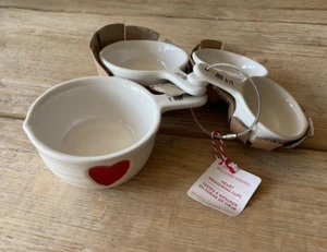 Williams Sonoma Ceramic Heart Measuring Cups Set of 4 NEW - Picture 1 of 13