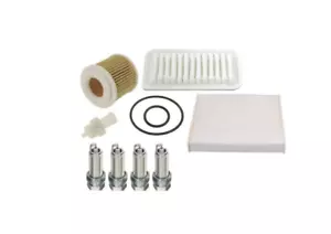 KIT DE SERVICIO FILTRO DE ACEITE/AIRE/CABINA Y JUEGO DE ENCHUFES PARA TOYOTA YARIS 1.3 1NR-FE 2011 ENCENDIDO - Imagen 1 de 1