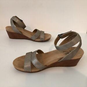 Life Stride Max Chic Wedge Ankle Straps Sandals Silver Faux Leather ~ Size 8.5M