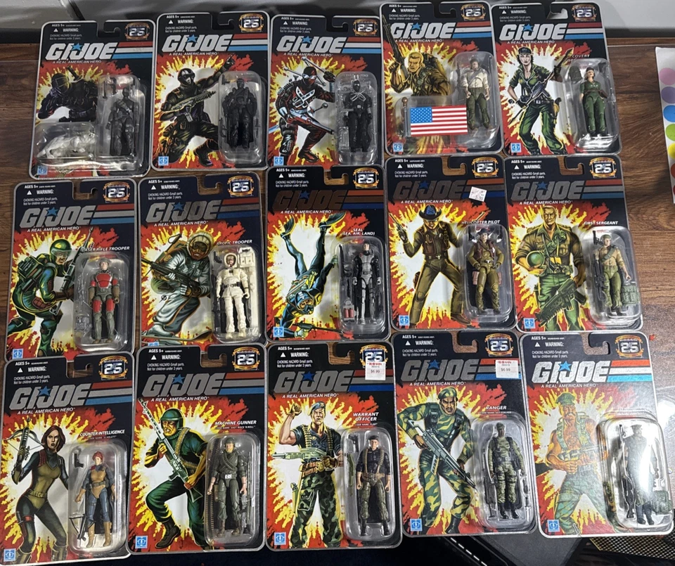 G.I. Lote de 15 figuras cardadas Joe 25 aniversario sin usar, en caja 2007 Hasbro nuevas Foto 1 de 4
