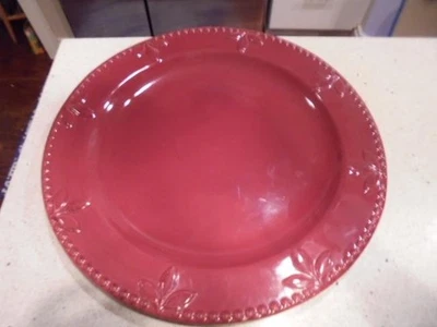 Signature Sorrento burgundy/beaujolais round platter/chop plate near-mint condtn - Image 1 of 2