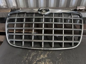 2005-2010 Chrysler 300c Grille - Picture 1 of 2