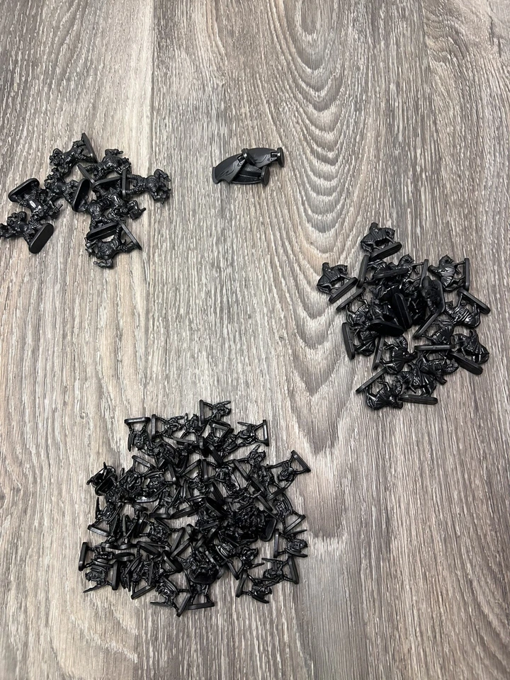 Lord of the Rings Risk Lotr Trilogy Board Game Replacement Black Pieces - Image 1 of 1