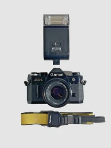 Canon AE-1nero/black - Fotocamera 35mm (analogica, usata, ottime condizioni) - Foto 1 di 17