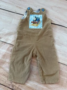 Salopette bambino 9 -12 mesi Scwildflowers Thomas il treno VTG LEGGI velluto a coste - Foto 1 di 4