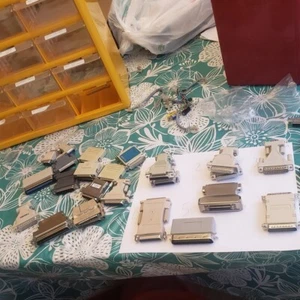 MIX LOT OF CONNECTORS DB25 D9 & Male / Female  Slimline Gender Changer Adapters - Afbeelding 1 van 9