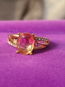 Ring mit rosévergoldetem Edelstein mit CZ Akzent - Bild 1 von 5
