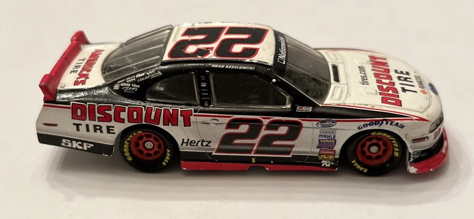 2014 Brad Keselowski NASCAR Lionel скидка шины по всей стране 1:64 литой свободного ~ F - Изображение 1 из 4