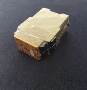 Pilz PNOZ XV3P 3/24 VDC 3n/o 2n/o t Not-Aus-Schaltgerä777512             NO/3060 - Picture 1 of 1