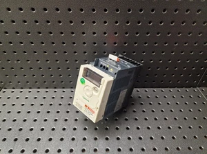 Convertidor de frecuencia Schneider Electric ATV12H075M2 ATV12 0,75 kW, 1 HP, 200-240 V - Imagen 1 de 5