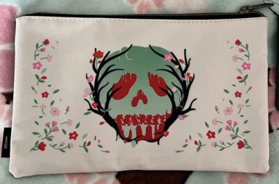 全新 Loungefly 迪士尼恶棍 白雪公主小矮人 毒药 苹果 化妆包 — 第 1/3 张图片