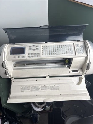 Provo Craft Cricut Expression CREX001 Portable Electronic Die Cutting Machine - Image 1 of 4