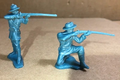 1956 Marx Fort Apache 2x Recast Cavalry Riflemen, Cobalt Blue  ** - Image 1 of 4