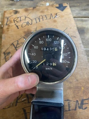 Velocímetro Speedo 59K Intruder OEM con caja piloto Suzuki VS1400. KM KILO PROBADO Foto 1 de 4
