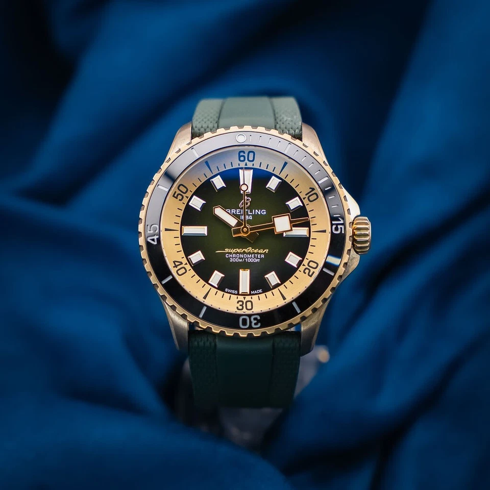 Breitling Superocean esfera verde bronce 42 mm caja y papeles - N17375201L1S1 Foto 1 de 4