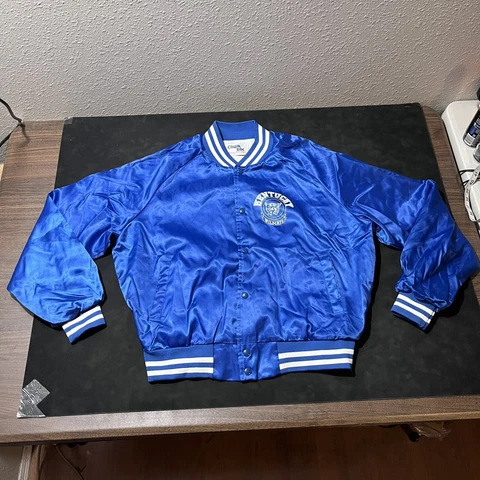 Vintage Kentucky Wildcats 1980s Chalk Line Satin Jacket Basketball Arc Logo XL Cover