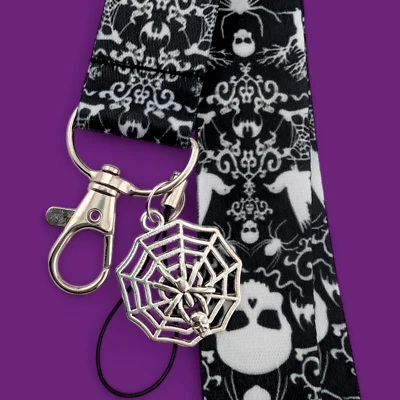 CORDÃO GÓTICO preto caveira e teia de aranha charme alça de pescoço chaveiro halloween 4J - Imagem 1 de 4