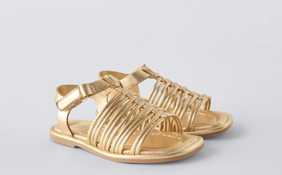 Sandálias ZARA BABY ALÇA METÁLICA tamanho 5,5 criança - Imagem 1 de 4