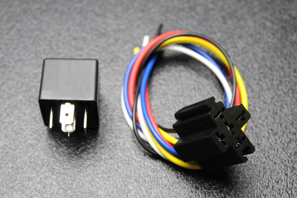 30/40 AMP RELAY HEAVY DUTY WITH WIRE HARNESS 12 VOLT 5 PIN PRONG SPDT BOSCH - Image 1 of 4