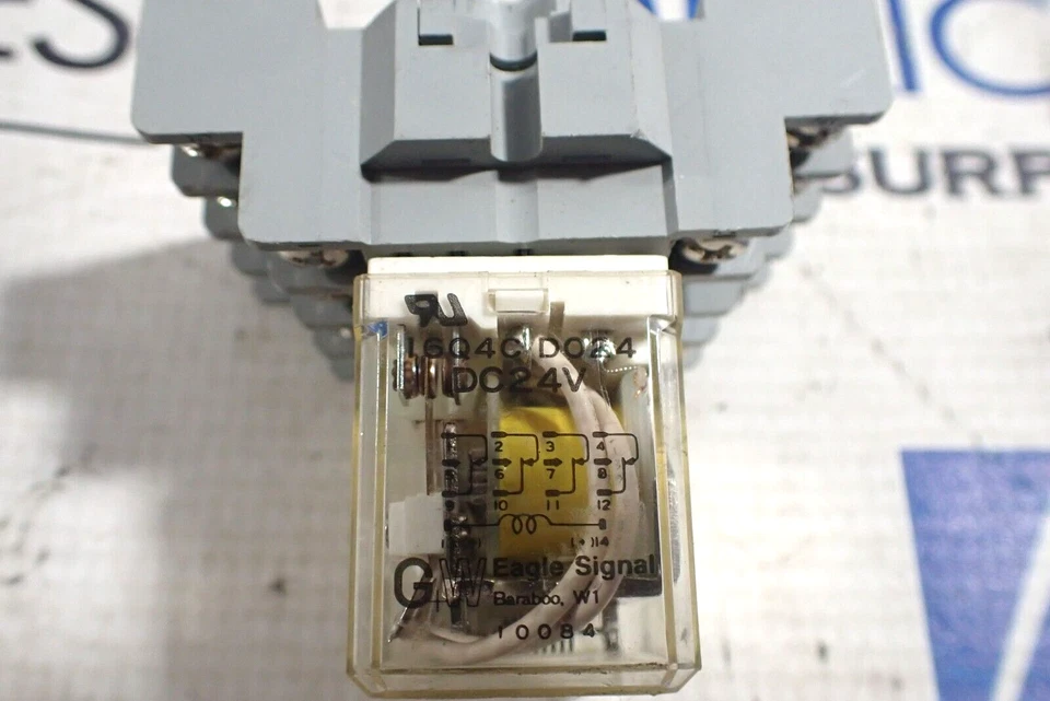 Eagle Signal 16Q4CD024 4 Pole Low Profile Relay Socket 24VDC Coil W 14 Port Base - Image 1 of 4