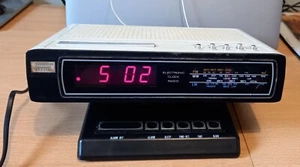 Vintage Prinzsound LED33 Radio Alarm Clock. - Picture 1 of 12