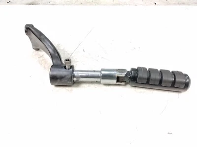 Harley Sportster Iron XL883 N 2017 reposapiés delantero derecho reposapiés y montaje Foto 1 de 4