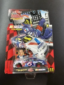 Racing Champions 1/64 Nascar diecast #6 Valvoline Mark Martin 1999 - Picture 1 of 2