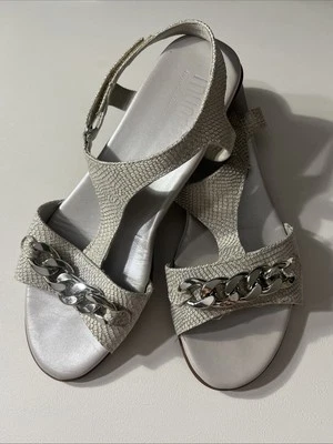 Sandalia MUNRO Marta Cuero Metálico Taupe Correa al Tobillo Mujer Talla 6.5 Foto 1 de 4