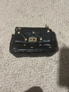 Bolso de mano pequeño Urban Expressions negro y dorado con tachuelas cartera asa superior clutch - Imagen 1 de 10