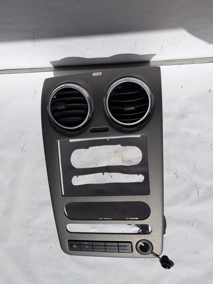 2005-2007 Ford Freestyle Radio Climate Dash Air Vent Trim Bezel Carbon Fiber - Image 1 of 4