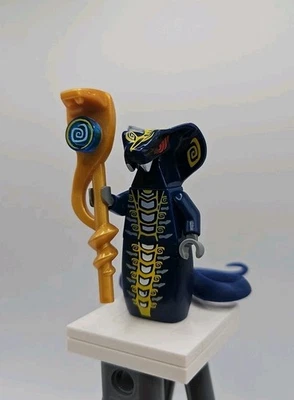 Lego Ninjago Skales Minifigure w/Staff  njo0040  Set 9444 mf34 - Image 1 of 3