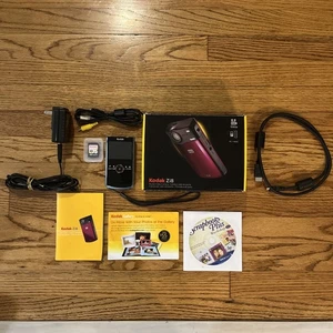 Kodak Zi8 High Definition Pocket Video Camera W/ Box 8GB SD Card, Cables Tested - Picture 1 of 6