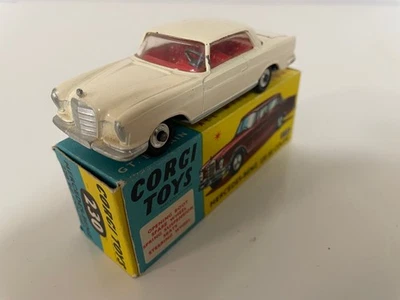 Corgi 230 Mercedes Benz 220 SE Coupe - Image 1 of 4